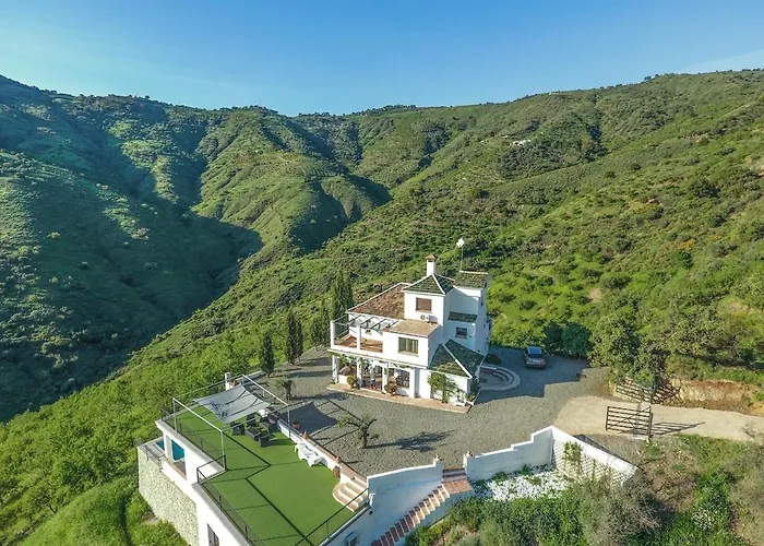 Villa Trompetilla & Casa Cactus Luxury Wellness With Pool, Yoga & Hammam For 20p In Montes De 40 Min To