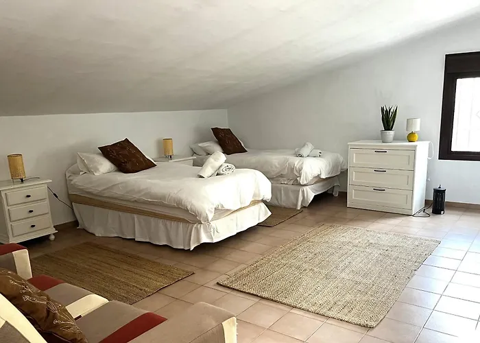 Trompetilla & Casa Cactus Luxury Wellness With Pool, Yoga & Hammam For 20p In Montes De 40 Min To Villa *