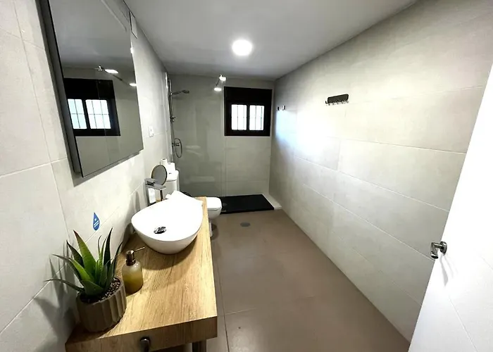 Trompetilla & Casa Cactus Luxury Wellness With Pool, Yoga & Hammam For 20p In Montes De 40 Min To Villa *